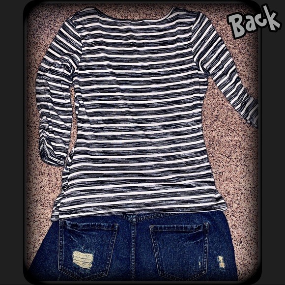 Basic 3/4 sleeve Tee - Picture 3 of 4